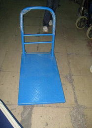 手推车 从超市购物到工业搬运的多样化应用